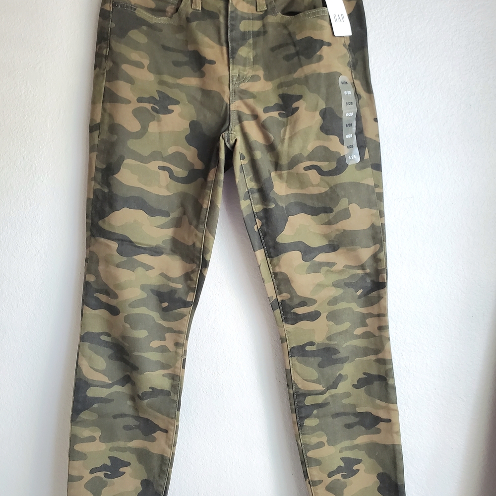 GAP Olive Camouflage Pants